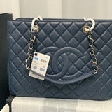  spacious purse view 6