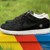Nike Men's & Women's Designer Lifestyle Shoes — Style 080 back view