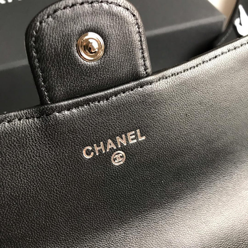 Zivas Charm Streamlined Design Everyday Handbag (Timeless Wardrobe Addition) – Lifestyle Shot