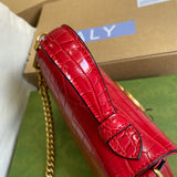 Handle and strap detail of everyday-luxe structured women's handbag – women's luxury handbag