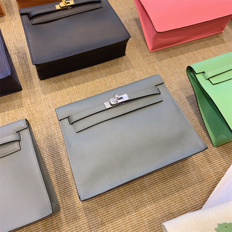  crossbody bag interior and compartment view