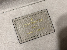 Chic Women's Designer Tote - Luxury Premium Handbag Style - NM4878