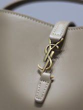 Chic Women's Designer Tote - Luxury Premium Handbag Style - NM3444