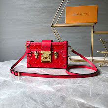Luxury Monogram Shoulder Bag - Women's Elegant Designer Fashion - NM4213