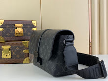 Chic Women's Designer Tote - Luxury Premium Handbag Style - NM4476