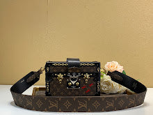 Premium Women's Crossbody Bag - Luxury Designer Fashion Accessory - NM4977
