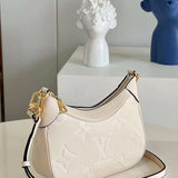 Handle and strap detail of statement everyday-luxe women's handbag – women's everyday handbag