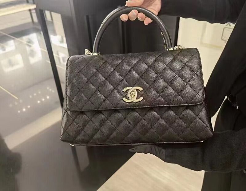  women's handbag, versatile design, view 4