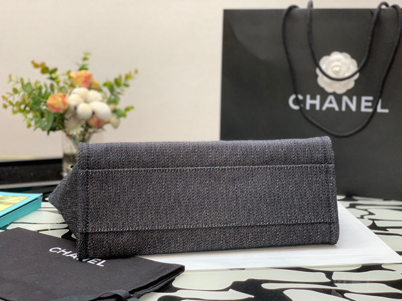  women's handbag, spacious design, view 9