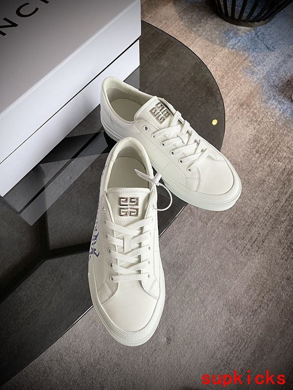 Givenchy shoes Style 011 - close-up of refined designer finish