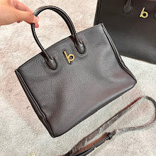 New Premium Women's Shoulder Bag - Designer Luxury Fashion Accessory - NM5704