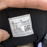 Nike Men's & Women's Premium Low-Top Trainers — Style 001 hardware detail