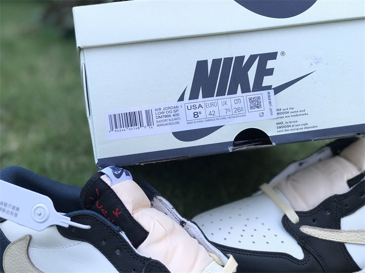 Nike crisp white luxury sneakers view 5 heritage-inspired look