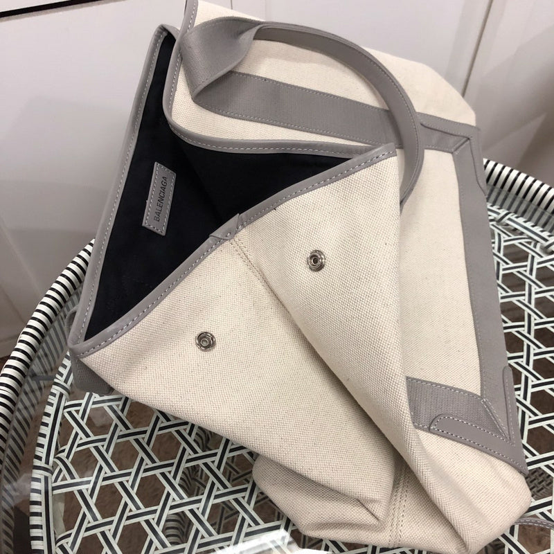 Back view of premium everyday-luxe women's handbag – women's designer-style accessory