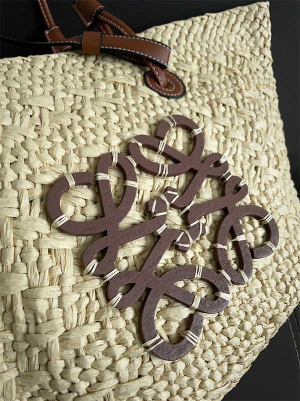 Ziva's Charm handbag – detail view (40cm*25cm*13cm)