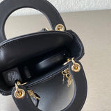 Styled lifestyle shot of elevated chic women's handbag – women's everyday handbag