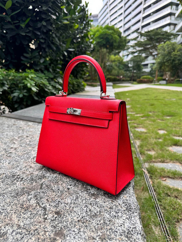 Streamlined handbag styled for everyday wear