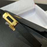  clean-lined carryall bag detail view showing craftsmanship 8
