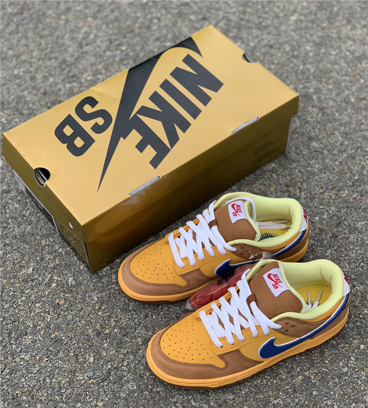 Nike Men's & Women's Iconic Street Trainers — Style 059 front view