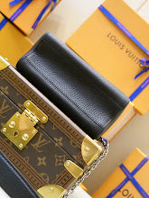 Premium Structured Satchel - Chic Women's Luxury Designer Handbag - NM4336