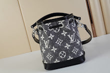 Premium Women's Crossbody Bag - Luxury Designer Fashion Accessory - NM4597
