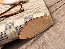 Designer Iconic Tote Handbag - Premium Luxury Women's Fashion - NM4138