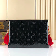 Luxury Iconic Crossbody Bag - Women's Elegant Designer Fashion - NM5382