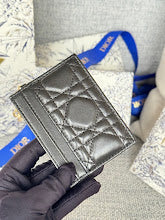 Luxury Iconic Crossbody Bag - Women's Elegant Designer Fashion - NM7327