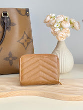 Luxury Signature Top Handle Bag - Elegant Women's Designer Handbag - NM3553