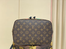 Luxury Iconic Crossbody Bag - Women's Elegant Designer Fashion - NM4831