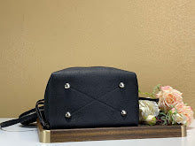 Chic Women's Crossbody Handbag - Luxury Premium Designer Style - NM4206