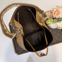 Chic Women's Designer Tote - Luxury Premium Handbag Style - NM5215