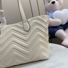 Chic Women's Designer Tote - Luxury Premium Handbag Style - NM4054