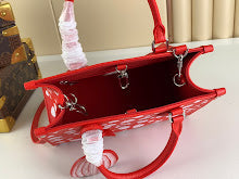 Premium Leather Crossbody Bag - Elegant Women's Designer Handbag - NM4622