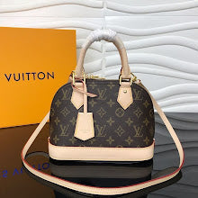 Luxury Iconic Crossbody Bag - Women's Elegant Designer Fashion - NM4279