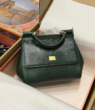 Chic Women's Designer Tote - Luxury Premium Handbag Style - NM7148