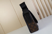 Luxury Signature Top Handle Bag - Elegant Women's Designer Handbag - NM4670