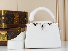 Luxury Signature Top Handle Bag - Elegant Women's Designer Handbag - NM4139
