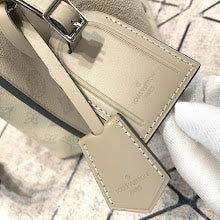 Luxury Designer Shoulder Bag for Women - Premium Fashion Handbag - NM4201
