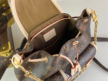 Premium Women's Crossbody Bag - Luxury Designer Fashion Accessory - NM4438