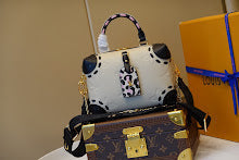 Chic Women's Satchel Handbag - Luxury Premium Designer Style - NM5271