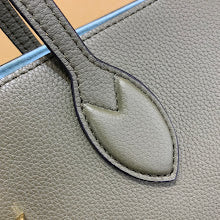 Designer Iconic Shoulder Bag - Luxury Women's Premium Fashion - NM5446