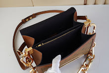 Luxury Structured Shoulder Bag - Women's Premium Designer Fashion - NM4562