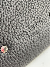 Luxury Iconic Crossbody Bag - Women's Elegant Designer Fashion - NM4411