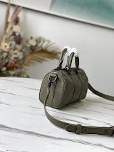 Chic Designer Tote Handbag - Luxury Premium Women's Fashion Bag - NM5126