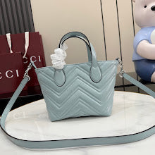 Premium Signature Shoulder Bag - Chic Women's Luxury Designer - NM4045