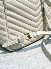 Chic Women's Designer Tote - Luxury Premium Handbag Style - NM3266