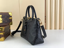 Luxury Iconic Crossbody Bag - Women's Elegant Designer Fashion - NM4573
