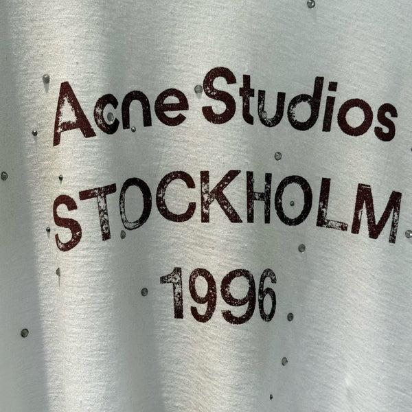 Acne Studios Top detail shot – authentic designer craftsmanship