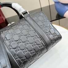 Premium Leather Crossbody Bag - Elegant Women's Designer Handbag - NM4030